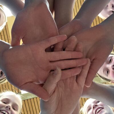 Basketballturnier Hände